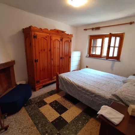 Apartament Con Giardino Privato. *