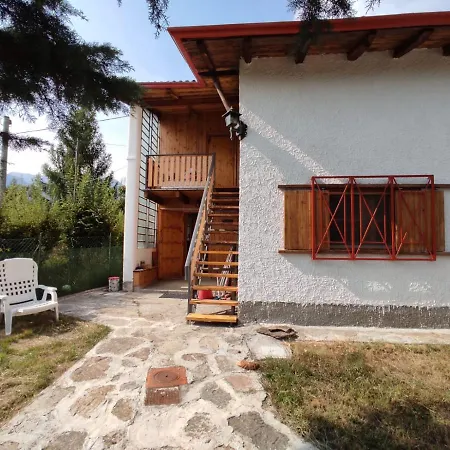 Con Giardino Privato. Apartament *