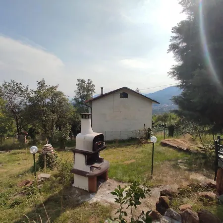 Con Giardino Privato. Apartament *