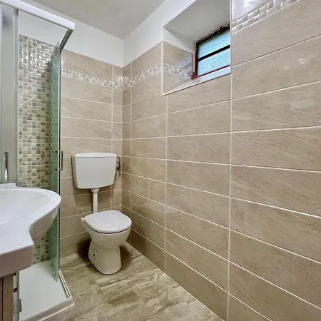 Con Giardino Privato. Rubiana