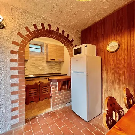 Con Giardino Privato. Rubiana